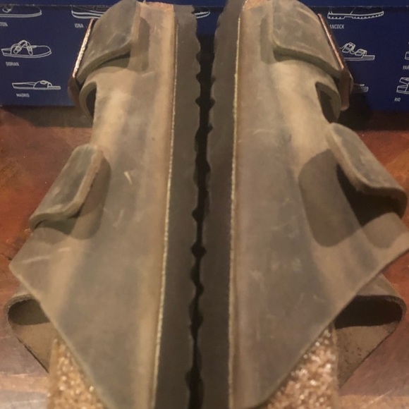 BIRKENSTOCK: REAL V. FAKE PART IV - Picture 2 of 16